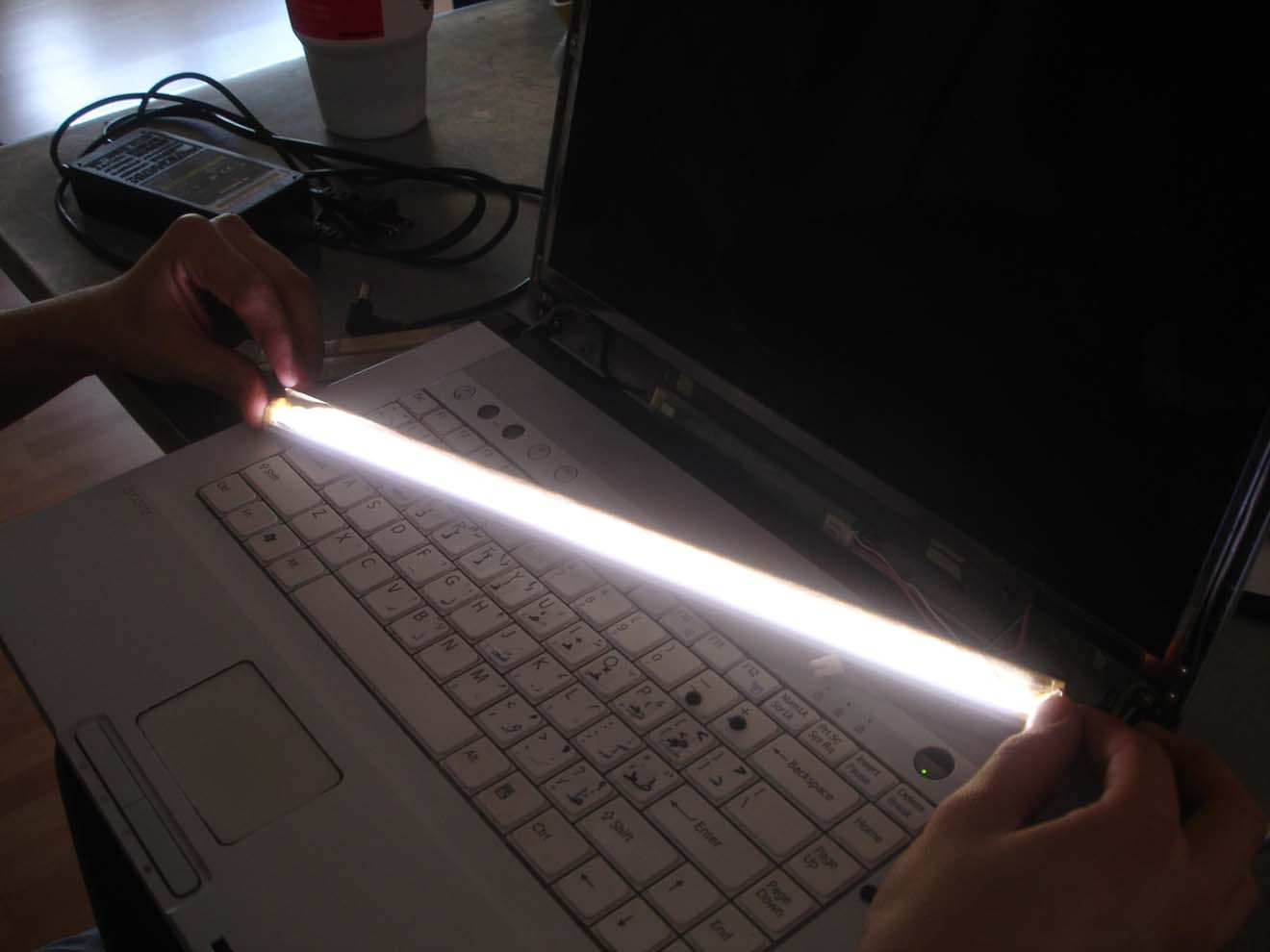 Замена и ремонт подсветки экрана ноутбука в Нижнем Новгороде